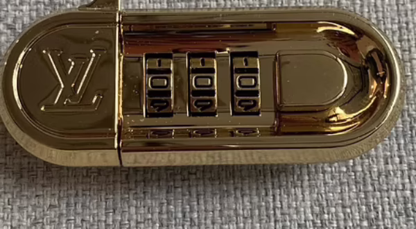 Zahlenschloss öffnen